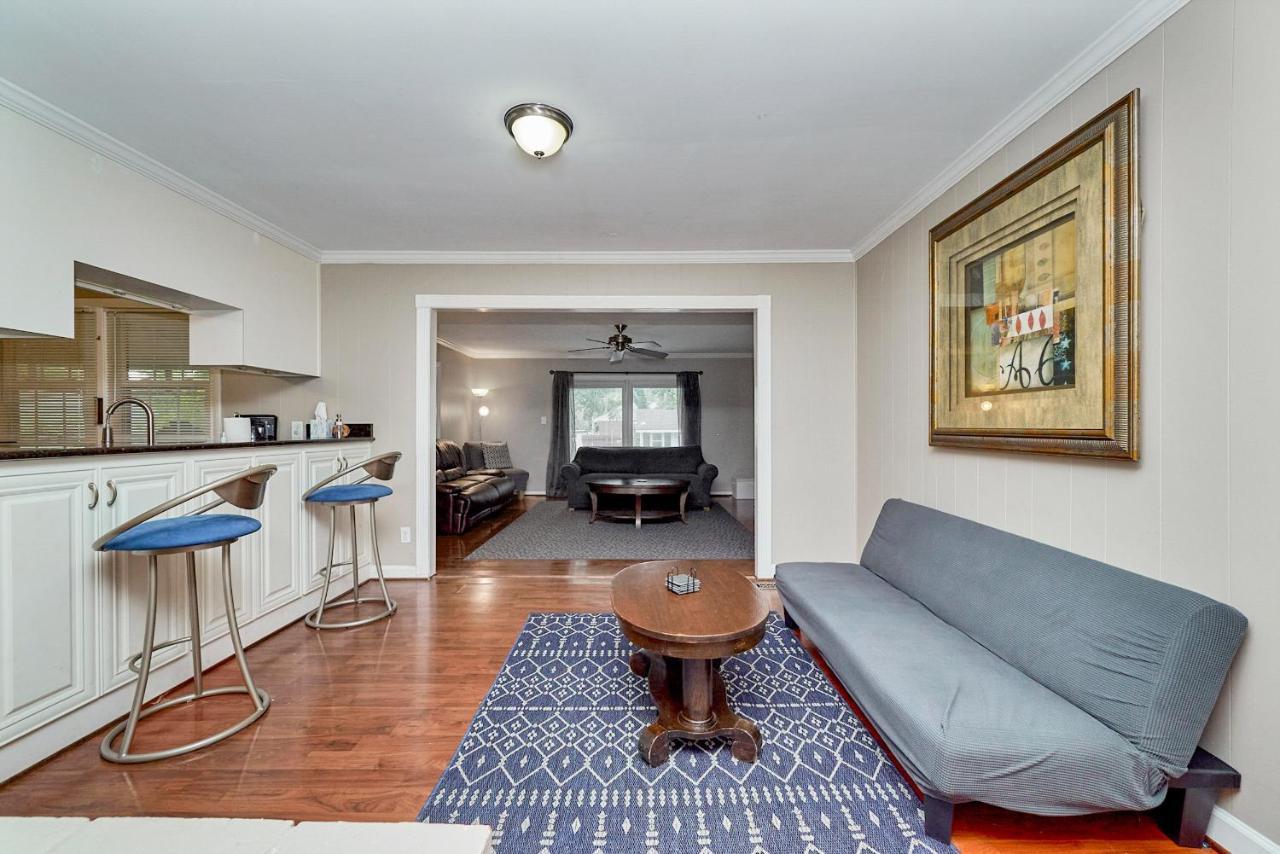 Luxury 5 Bedroom 3 Ba Near Beaches And Venues Holiday home *